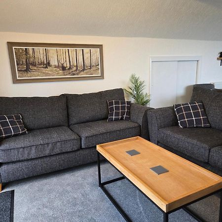 Beautiful Apartment With Private Pool Near Tenby Kilgetty Extérieur photo