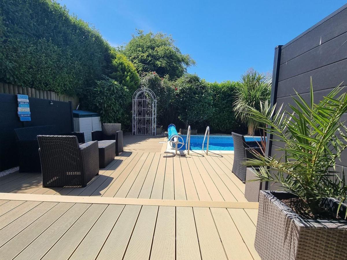 Beautiful Apartment With Private Pool Near Tenby Kilgetty Extérieur photo