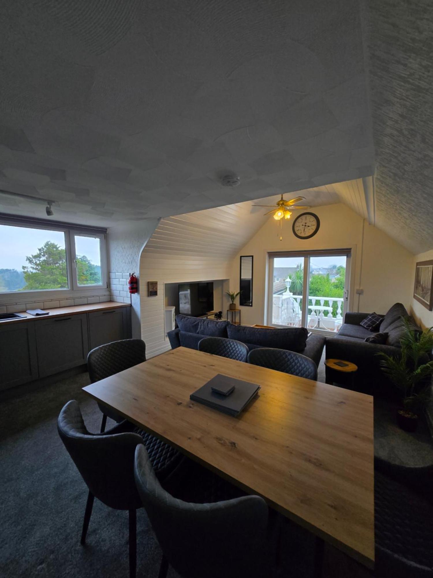 Beautiful Apartment With Private Pool Near Tenby Kilgetty Extérieur photo