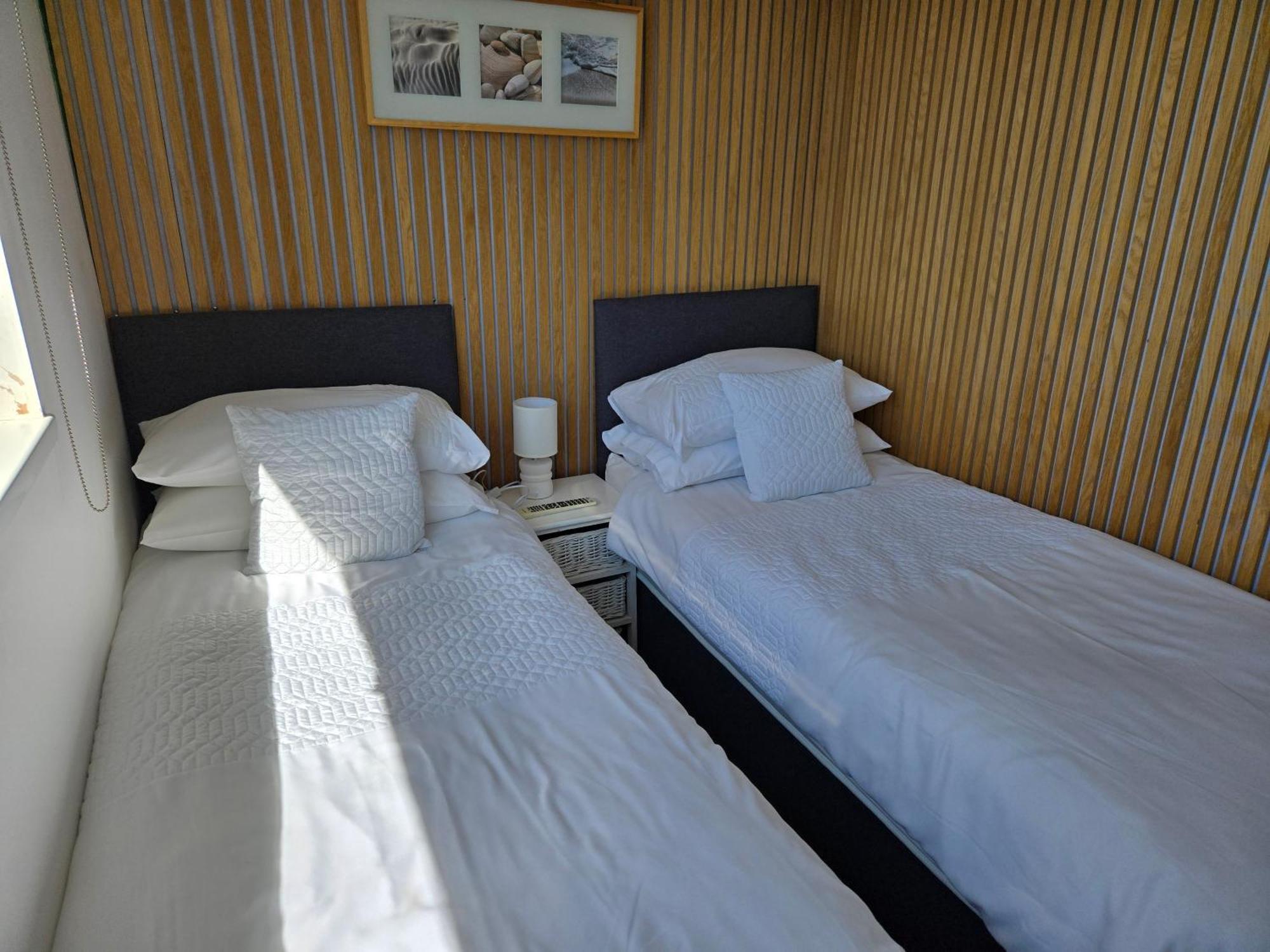 Beautiful Apartment With Private Pool Near Tenby Kilgetty Extérieur photo